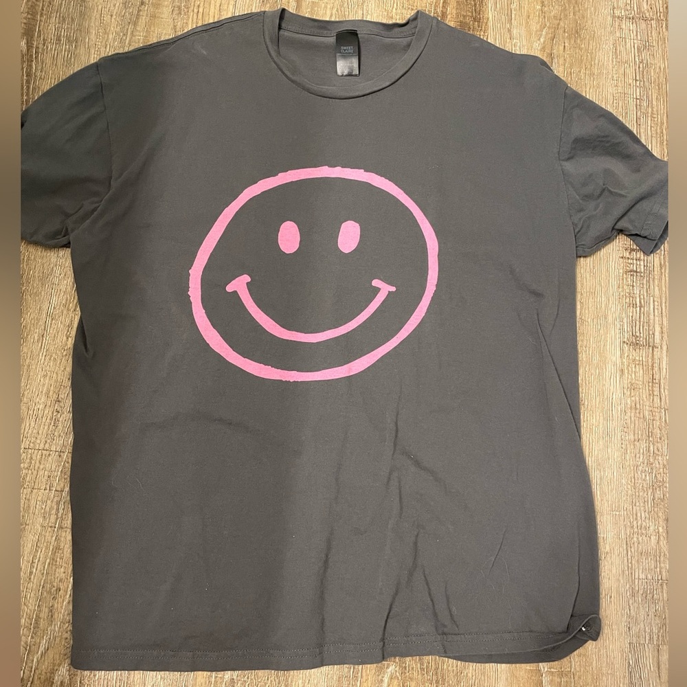 Pink smiley t shirt